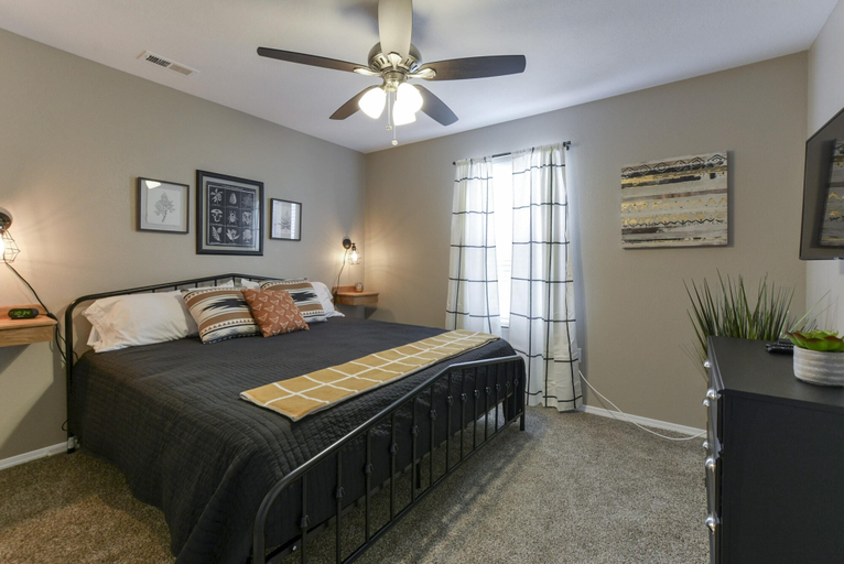 Bedroom 3, Serenity Now, Taney