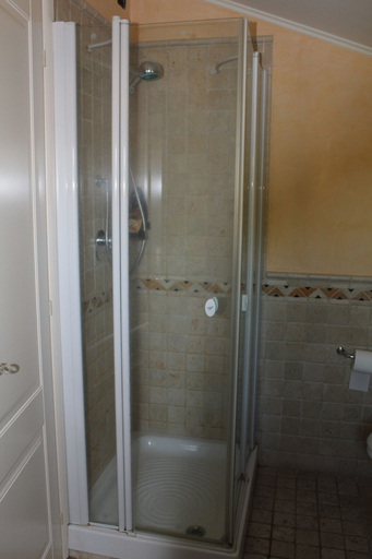 Bathroom 4, Hotel Novecento, Potenza
