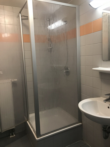 Bathroom 5, Jugendherberge Potsdam, Potsdam