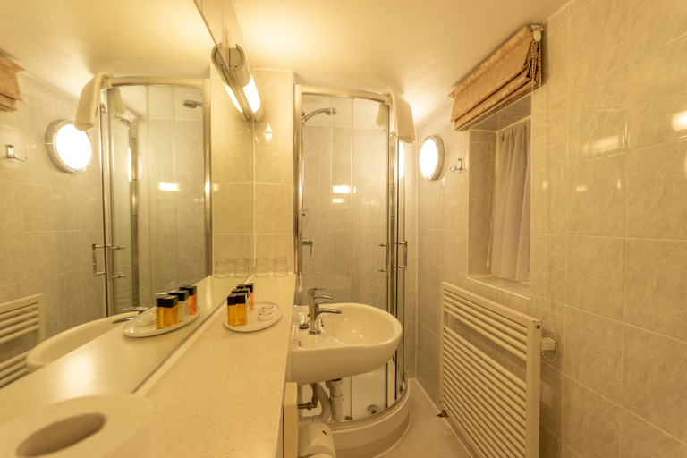 Bathroom 4, The Darlington Hyde Park, London