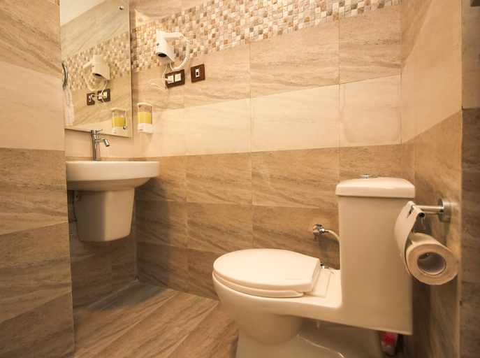 Bathroom 4, Hotel King Castle, Kangra