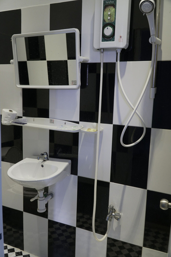 Bathroom 4, Sunny Hostel, Ninh Kiều