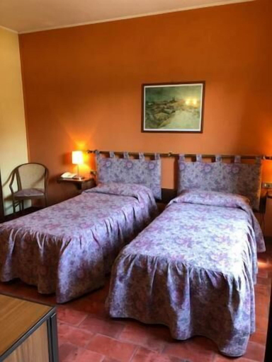 Bedroom 3, Hotel Il Granaio, Mantua