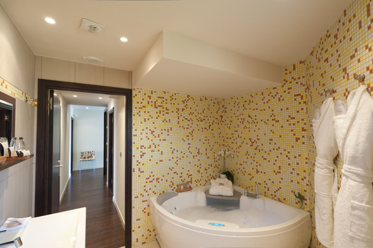 Bathroom 5, Hôtel Le Golfe, Corse-du-Sud