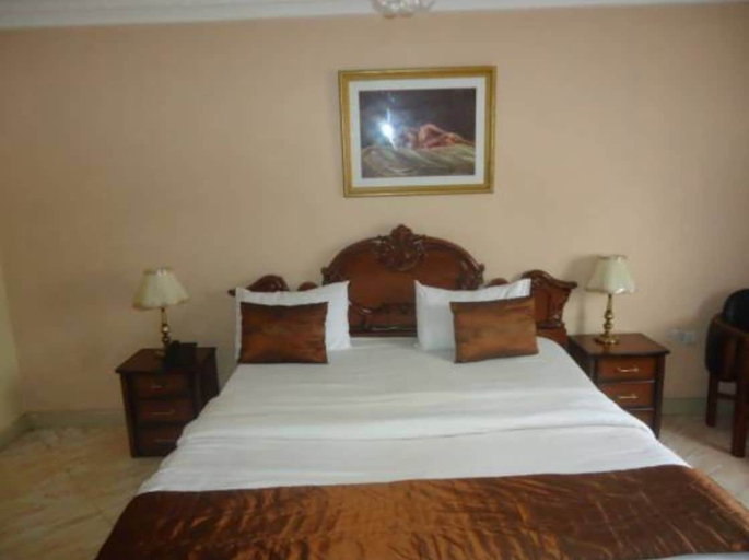 Bedroom 2, Meridian Lodge hotels & resorts, Ikpoba-Okha