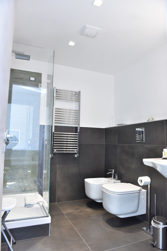 Bathroom 5, Specchio di Parthenope, Napoli