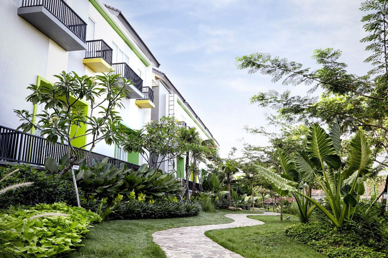 Exterior & Views 2, MaxOneHotels.com Resort Makassar, Makassar