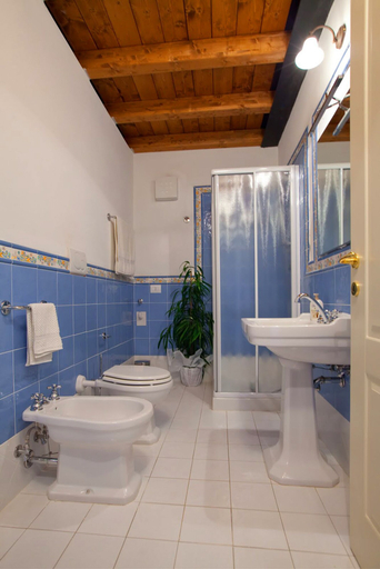 Bathroom, Poggio all'Agnello – Sport & Active Holidays, Livorno