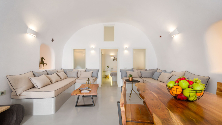 Others 5, Antrum Cave Villa, South Aegean