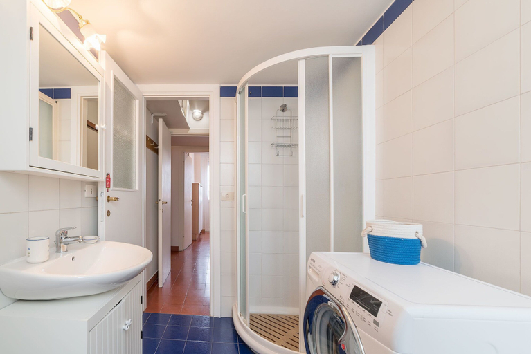 Bathroom, The Quietest Corner of Trastevere, AC & Elevator, Roma