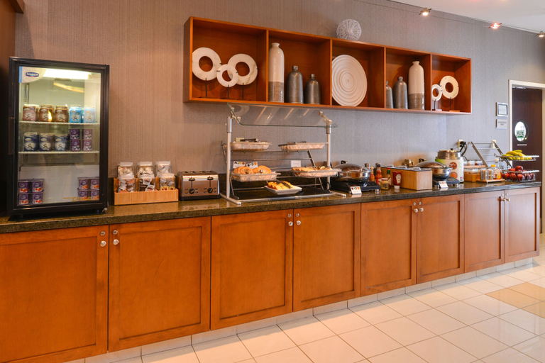 Food & Drinks 5, SpringHill Suites by Marriott Wheeling Tridelphia Area, Ohio