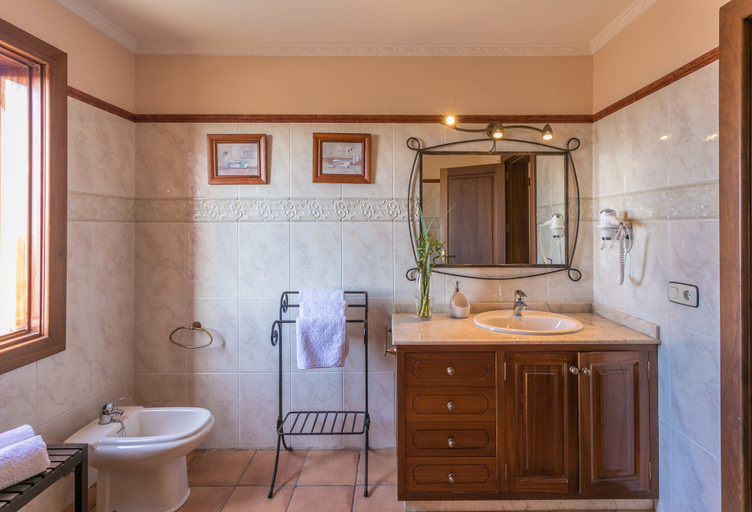 Bathroom 3, Villa El Jable Lanzarote, Las Palmas