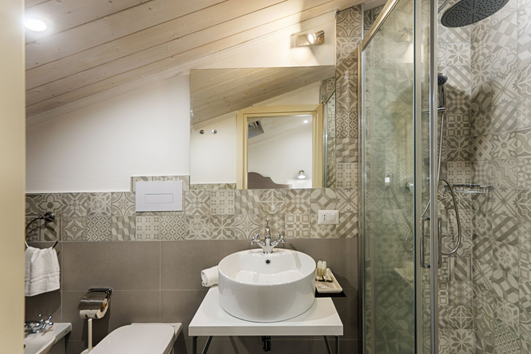 Bathroom 5, Itria Palace, Ragusa