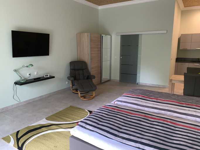 Bedroom 4, Apartment Garten near Airport, Steinburg
