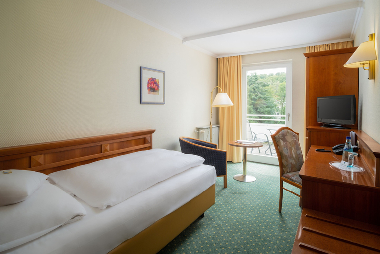 Bedroom 2, Parkhotel Am Taunus, Hochtaunuskreis