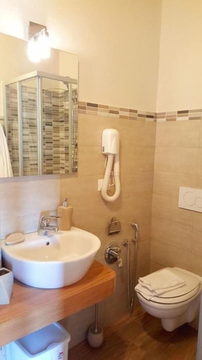 Bathroom 5, Casa Bella Vista, Messina