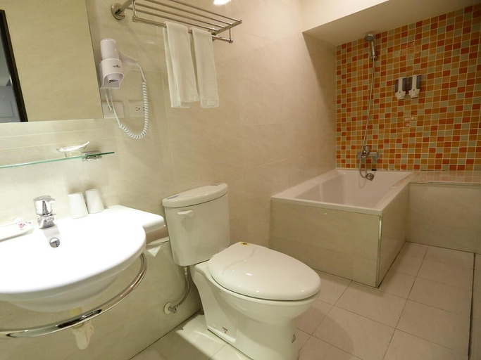 Bathroom 5, Muzik Hotel - Ximending Xining Branch, Taipei City