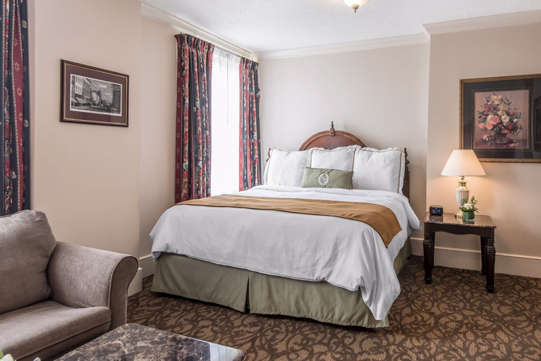 Bedroom 3, Hotel Bothwell Sedalia Central District, an Ascend Collection Hotel, Pettis