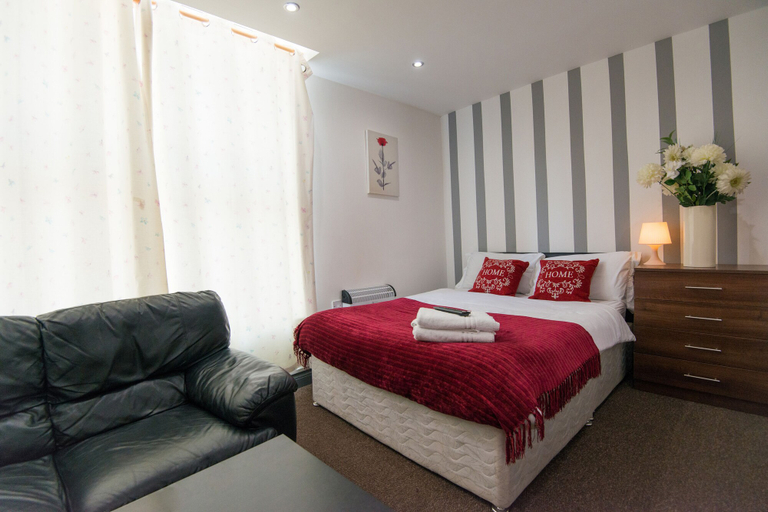 Bedroom 2, Snooze Apartments Flat 52, Bradford