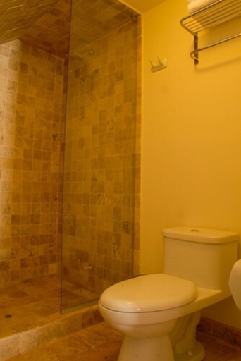 Bathroom 4, Kutty Wasi, Cusco