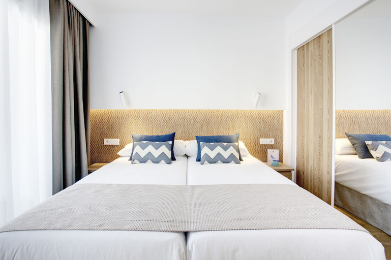Bedroom 2, Grupotel Picafort Beach, Baleares