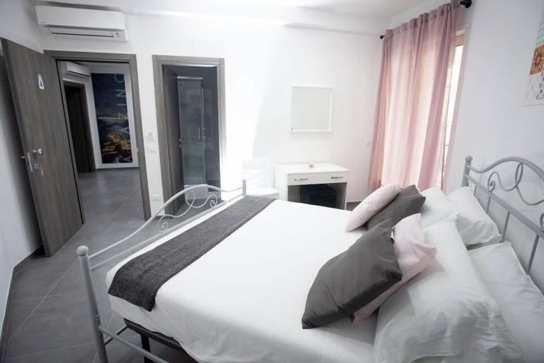 Bedroom 2, Amazing Napoli, Napoli