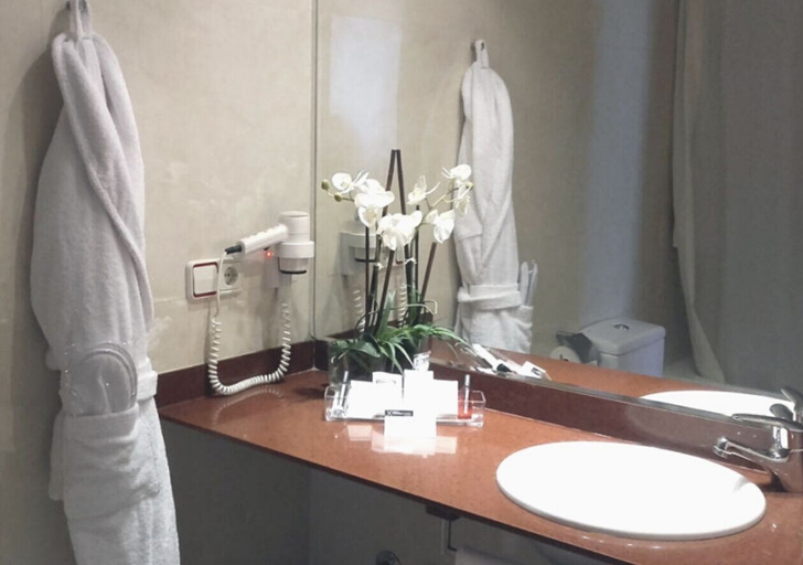 Bathroom 4, Hotel RH Sorolla Centro By Hoteles RH, Valencia