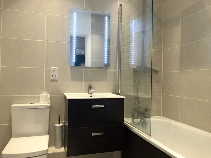 Bathroom, Oak Lodge, Hertfordshire