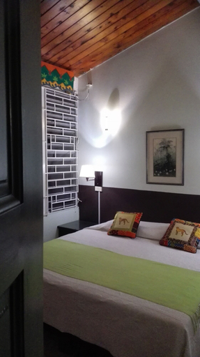 Bedroom 2, Neita's Nest - Jamaican Bed & Breakfast