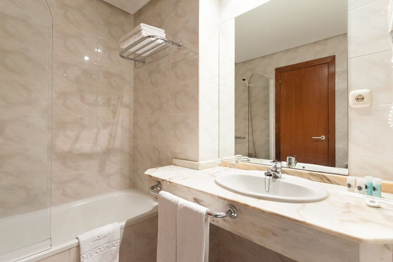 Bathroom 4, Hotel Ciudad de Compostela, A Coruña