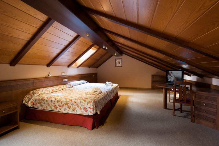 Bedroom 3, SOMMOS Hotel Benasque Spa, Huesca