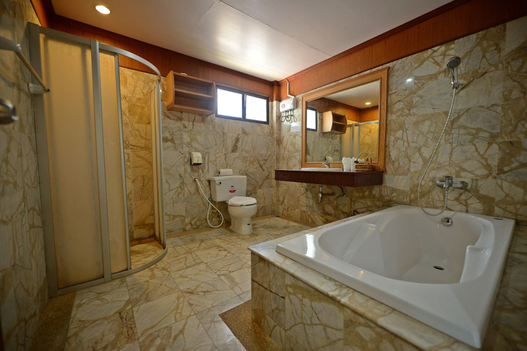 Bathroom 5, Andaman Lanta Resort, Ko Lanta