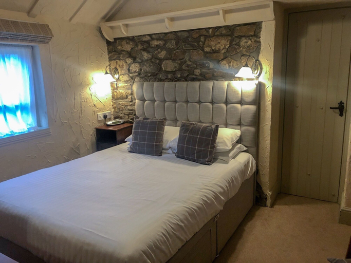 Bedroom 4, The Hoops Inn, Devon