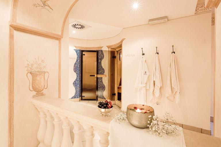 Bathroom 5, Castel Rundegg, Bolzano
