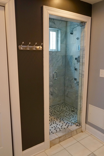 Bathroom 3, 3-Level Bucktown Home - Amazing Outdoors & Parking, Cook