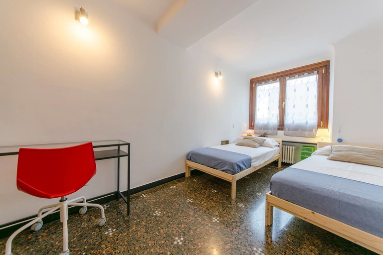 Bedroom 4, JOIVY Appartamento Regio Sulla Cattedrale, Genova