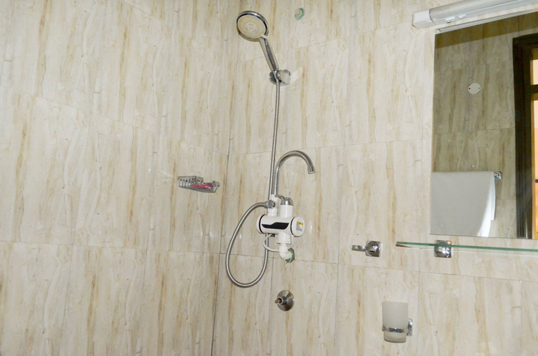 Bathroom 3, Dana Hotel, Kampala