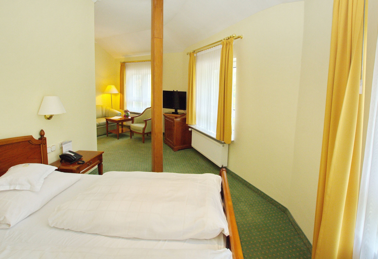 Bedroom 3, Parkhotel Am Taunus, Hochtaunuskreis