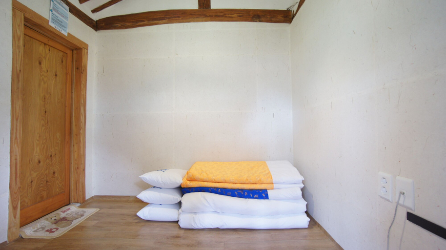 Bedroom 2, 1928 Suimmaru Hanok Guesthouse, Jeonju