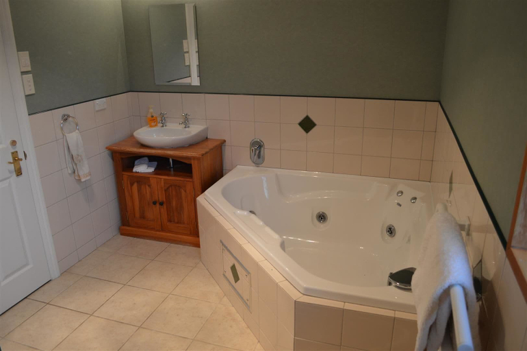 Bathroom 3, Cardrona Mountain House, Queenstown-Lakes