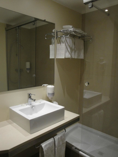 Bathroom 4, Hotel Principe Lisboa, Lisbon
