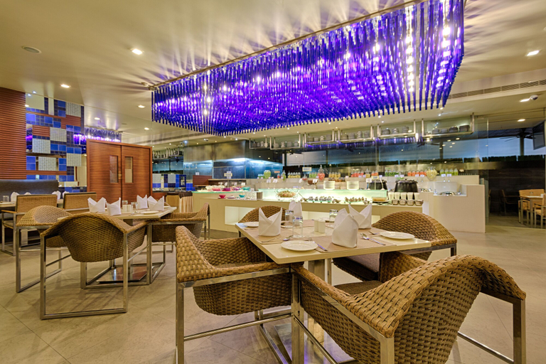 Food & Drinks 5, Quality Hotel D V Manor, Krishna