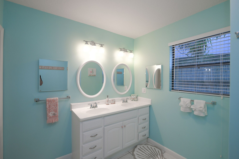 Bathroom 3, Living the Dream by Beachside Managment, Sarasota