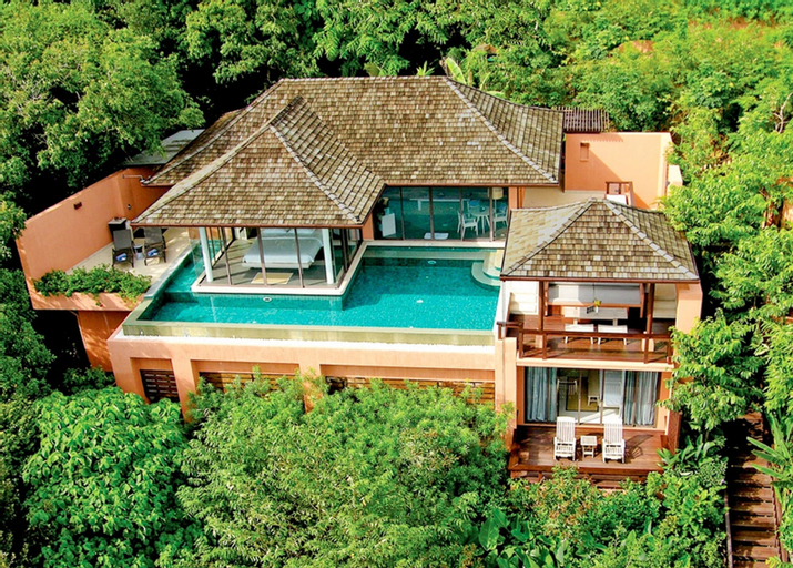Exterior & Views 10