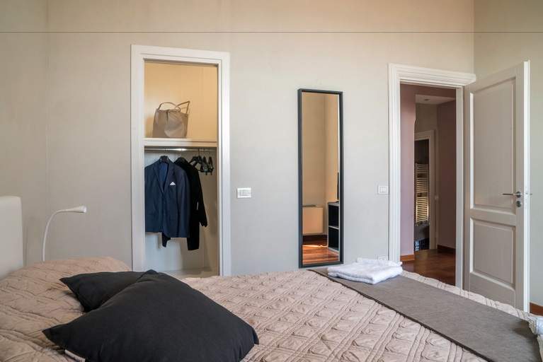 Bedroom 5, Plaium Montis, Salerno