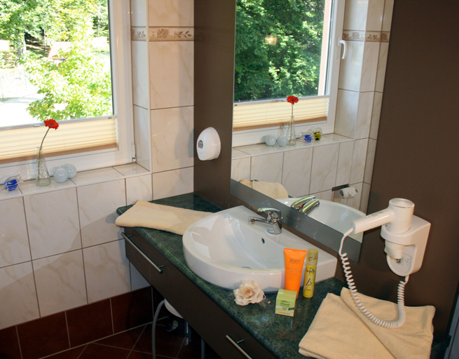 Bathroom 4, DAS HUDEWALD Hotel & Resort, Vorpommern-Greifswald