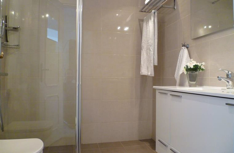 Bathroom 3, Apartment Real de Zaragoza, Málaga