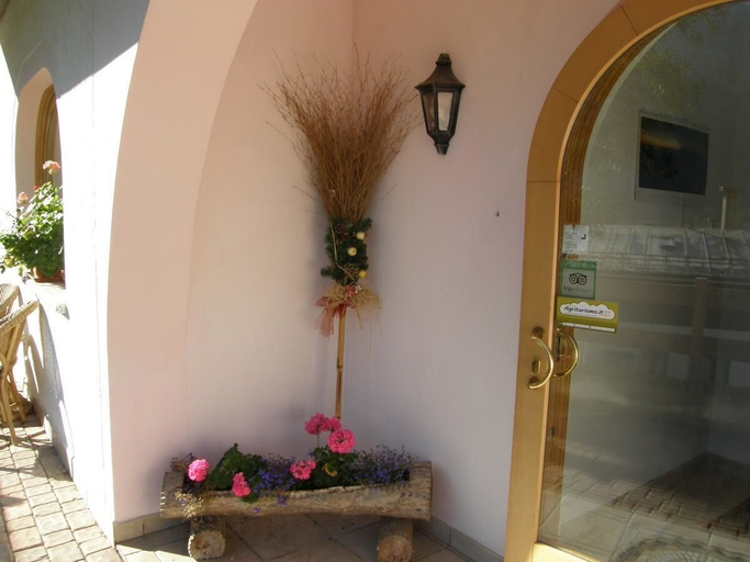 Others 4, Villa Ilaria, Trento