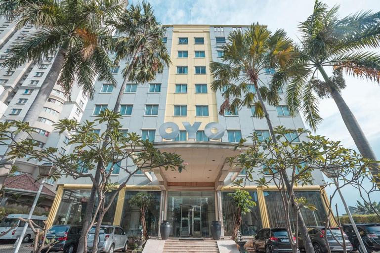 Exterior & Views 20