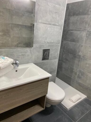 Bathroom 5, Maria Stella, Haute-Corse